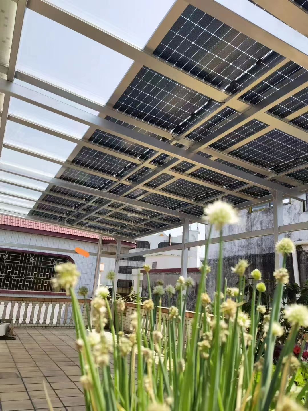 日土别墅家用屋顶太阳能发电系统安装